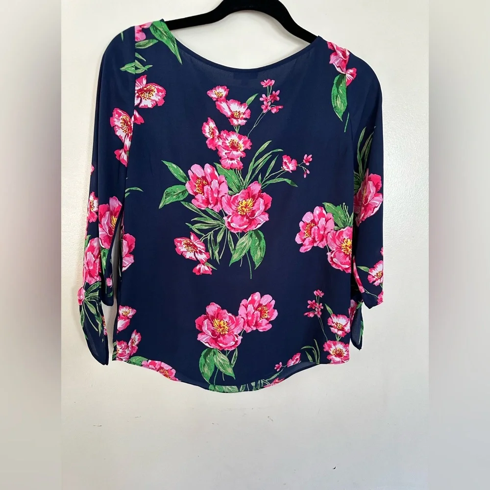 Talbots Vibrant Pink Floral Pattern Blouse Keyhole Back Tie Cuffs Size P( small) - Picture 5 of 11
